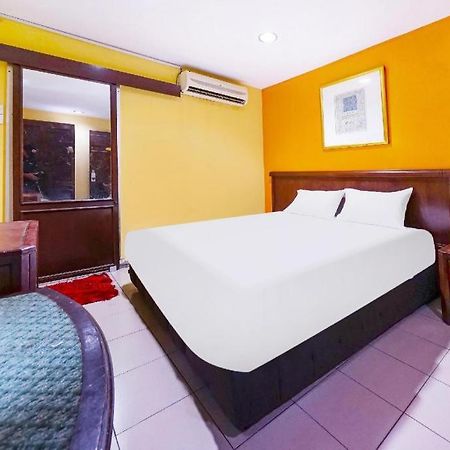 Oyo 90486 New Station Hotel Klang Exteriör bild