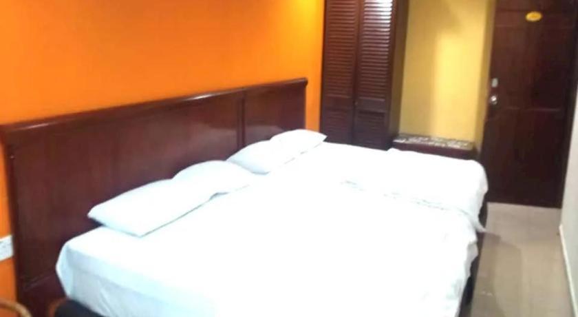 Oyo 90486 New Station Hotel Klang Exteriör bild