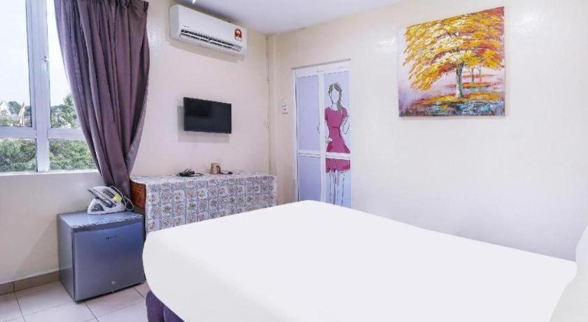 Oyo 90486 New Station Hotel Klang Exteriör bild